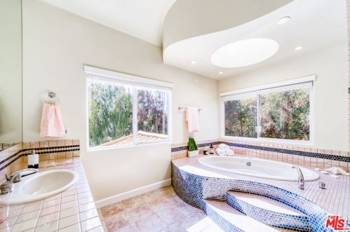 2268 30th St, Santa Monica, CA 90405-2014