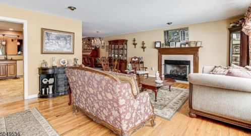 7 Brookdale Rd, Cranford, NJ 07016-1905