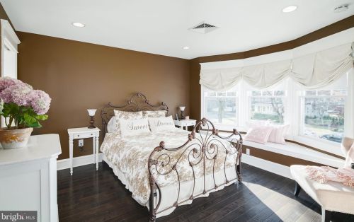 415 Washington Ave, Tavistock NJ 08033-3340 exterior