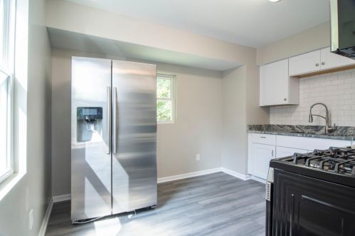 5218 Charloe St, Cincinnati OH  45227-1034 exterior