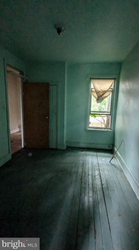 2817 13th St, Philadelphia, PA 19133-1208