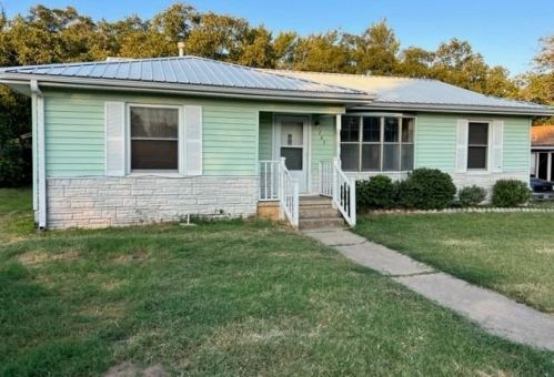 703 Miller St, Rockdale, TX 76567-2262