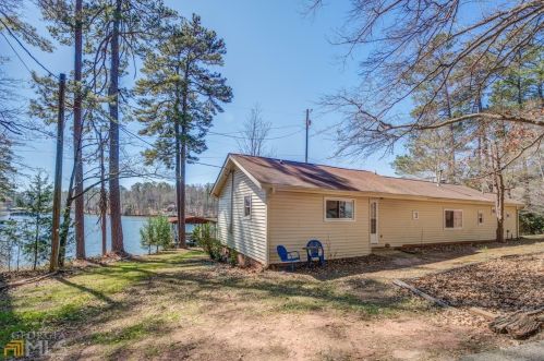 144 Cedar Dr, Jackson, GA 30233-4151