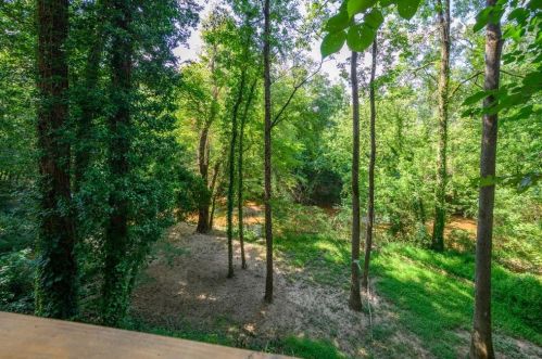 1150 Churchill Downs Rd, Atlanta GA  30319-1024 exterior