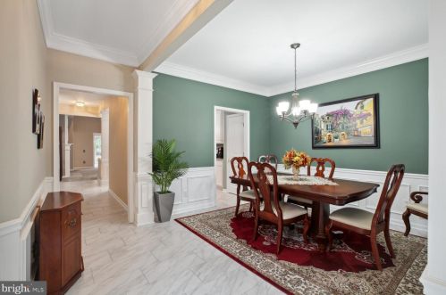 85 Sparrow Dr, Trenton NJ 08690-2463 exterior