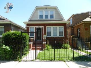 1043 Saint Louis Ave, Chicago, IL 60651-4015