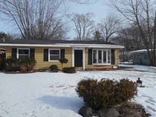 2604 Forestwood Dr, Volo, IL 60051-8157