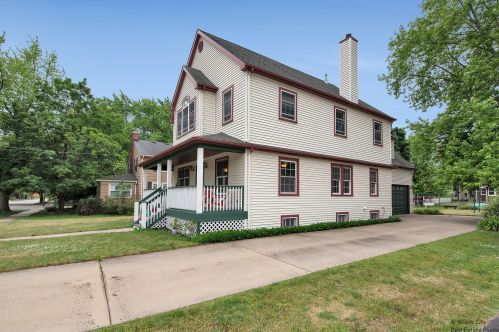 210 Fremont St, Palatine, IL 60067-5214