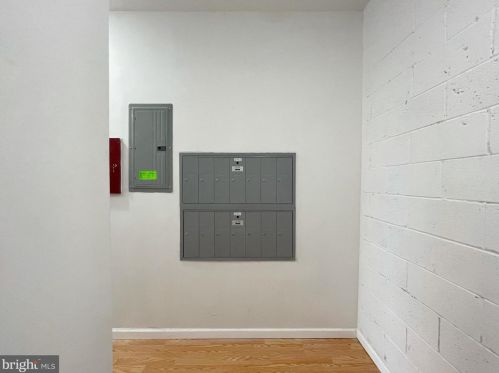 120 Chestnut St, Philadelphia PA  19106-3009 exterior