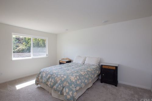 5560 Wentworth Dr, Riverside CA  92505-3156 exterior