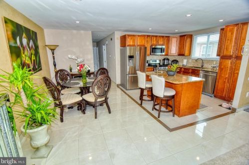 9845 Clark St, Philadelphia, PA 19115-2305