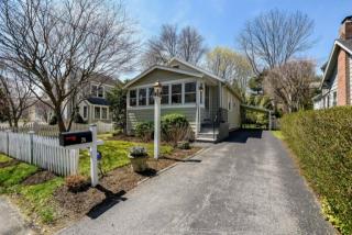 25 Lakeside Ave, Tokeneke, CT 06820-3408