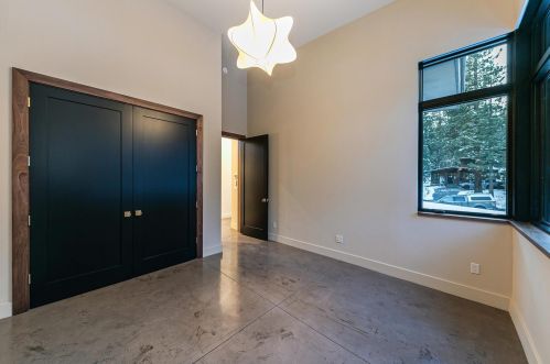 11761 Bottcher Loop, Truckee CA  96161-2792 exterior