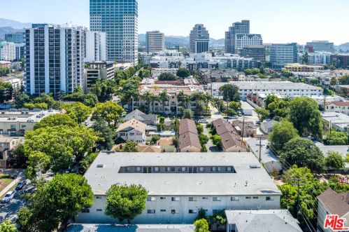 416 Pioneer Dr, Glendale CA 91203-1759 exterior