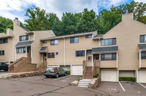 193 Sunrise Hill Ln, Norwalk, CT 06851-2142
