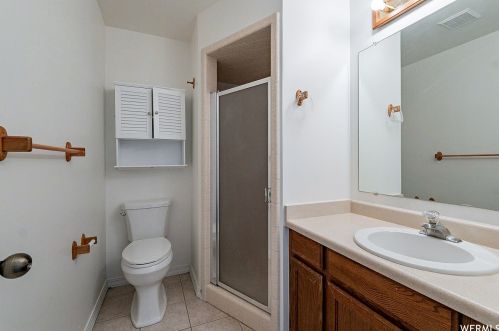 2327 Jordan Meadows Cv, Taylorsville UT exterior