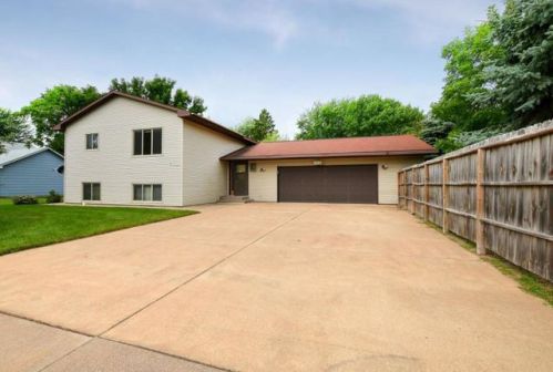 1115 Adams St, Spectacle Lake, MN 55008-2412