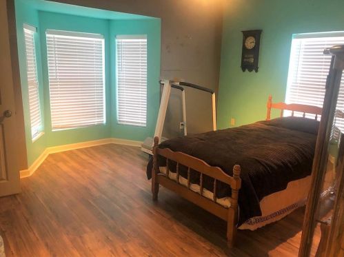 108 4th St, Celeste, TX 75423-8700