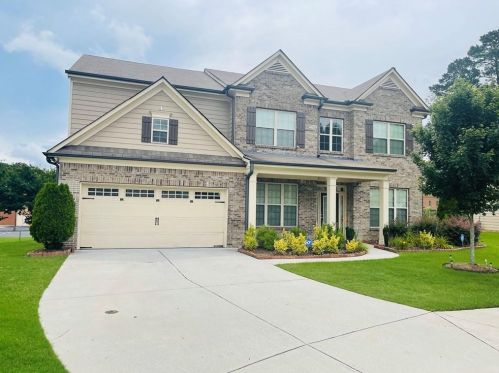 421 Fork Shady Dr, Lilburn, GA 30047-2693