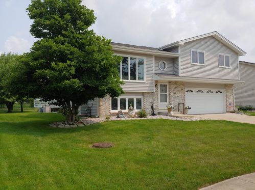 20716 Ellen Ln, Frankfort, IL 60423-9374