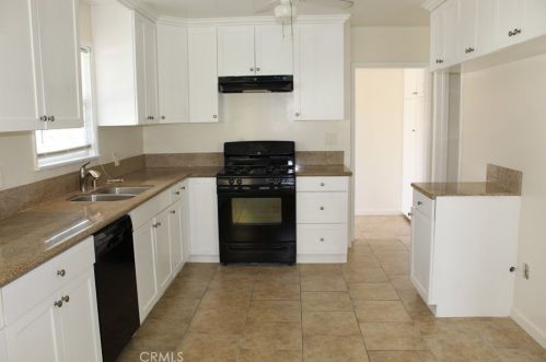 1041 Acacia St, Anaheim, CA 92805-1502