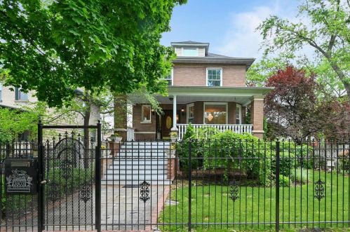 3903 Monticello Ave, Chicago, IL 60618-4127