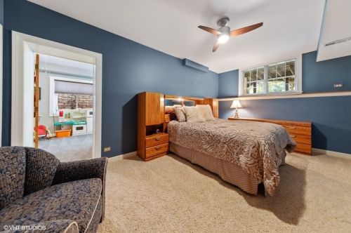 6755 Fieldstone Dr, Willowbrook IL  60527-5294 exterior