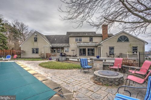 2045 Rockvale Rd, Lancaster PA  17602-1405 exterior