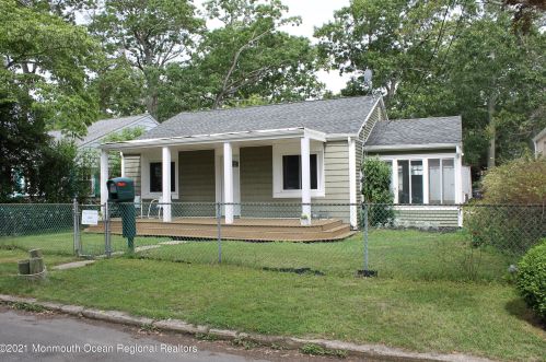 235 Jaehnel Pkwy, Point Pleasant Beach, NJ 08742-2126