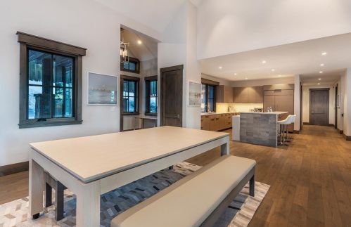 9512 Dunsmuir Way, Truckee CA exterior