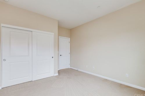 88 Rembrandt, Irvine CA  92620-7314 exterior