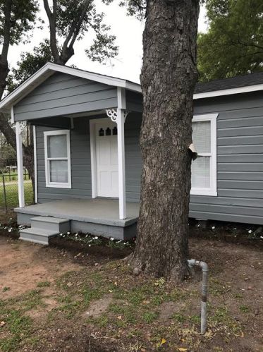 312 Munson St, Angleton TX  77515-5918 exterior