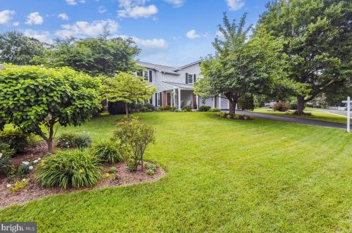 1307 Lopp Ct, Herndon, VA 20170-3628