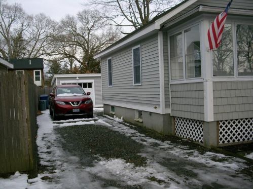 66 May Ave, Warwick, RI 02889-3978