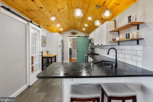 1034 Toms Knob Approach, Lost City WV 26810-8428 exterior