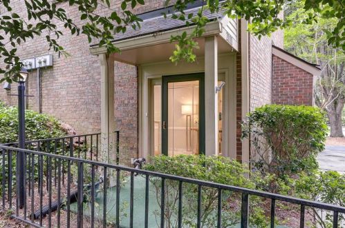 2111 Cobble Ln, Atlanta, GA 30338-6505