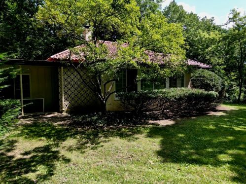 16 River Dr, Trout Valley, IL 60013-2433