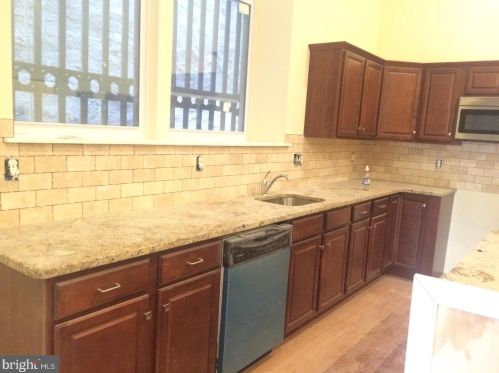 400 Green St, Philadelphia, PA 19123-2811