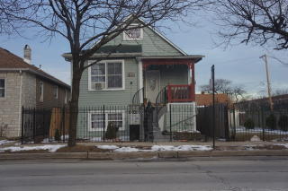 2111 Austin Ave, Chicago, IL 60639-2706