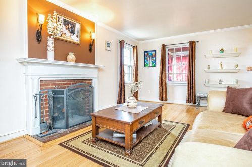 9408 Colesville Rd, Silver Spring MD 20901-4820 exterior