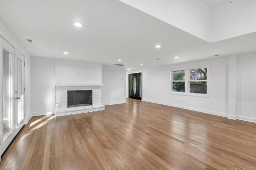 885 Main St, Upper Stepney CT  06468-2811 exterior