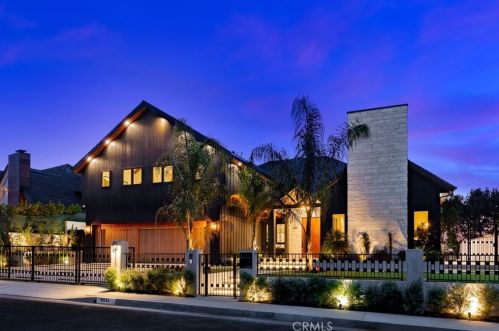 3931 Vista Linda Dr, Van Nuys, CA 91316-4457