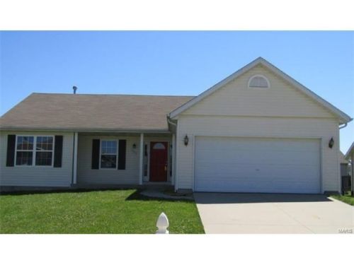 2822 Lakeside Dr, Columbia, IL 62236-2681
