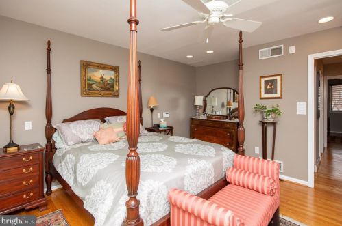 427 16 St, Philadelphia PA  19146-1657 exterior