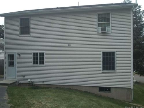 24 Warner Ave, Middletown, CT 06457-4439