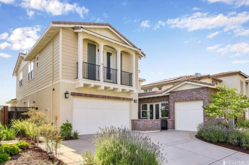 37 Country Club Dr, Hayward, CA 94542