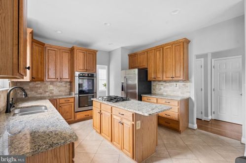 805 Melody Ct, Leesburg, VA 20175-8952