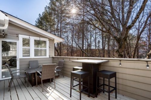 2368 Defoors Ferry Rd, Atlanta GA  30318-2307 exterior