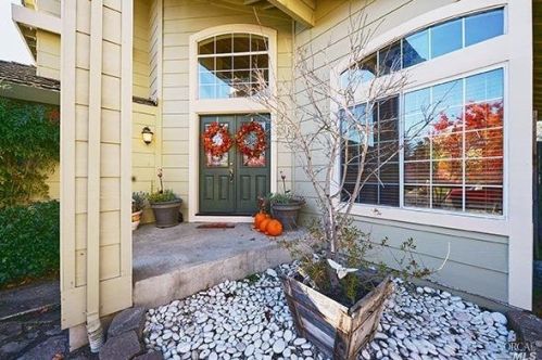 9528 Wellington Cir, Windsor, CA 95492-8528