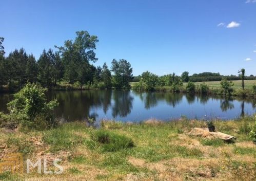 1057 Fairview Rd, Brooks, GA 30205-2813